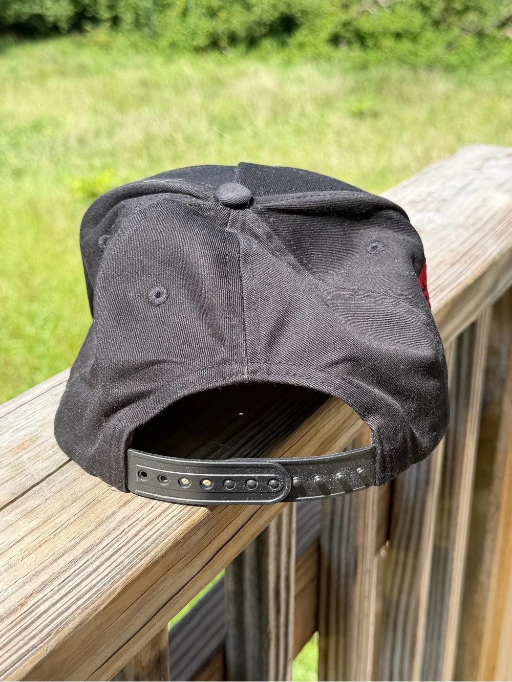 Xclusive Caps El Virus Nunca Muere Black Red Snapback